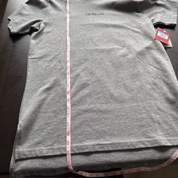 Share Nike Jordan Air EMB Men’s T-shirt Gray Medium NWT 884290-091 - Picture 7 of 8